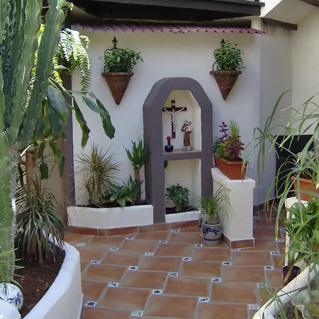 Mit Kleiner Innenhof-terrasse Im Mediterranen Stil Apartament