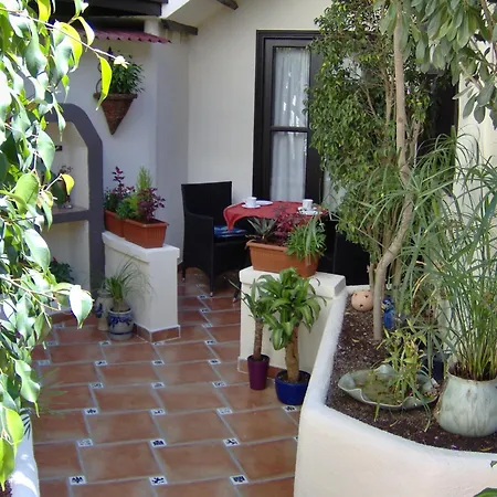 Mit Kleiner Innenhof-terrasse Im Mediterranen Stil Icod De Los Vinos