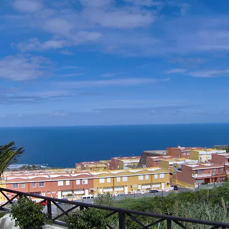 Appartement Mit Kleiner Innenhof-terrasse Im Mediterranen Stil Icod De Los Vinos