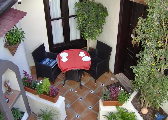 公寓 Mit Kleiner Innenhof-terrasse Im Mediterranen Stil *