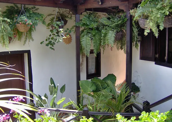 Mit Kleiner Innenhof-terrasse Im Mediterranen Stil アパート *