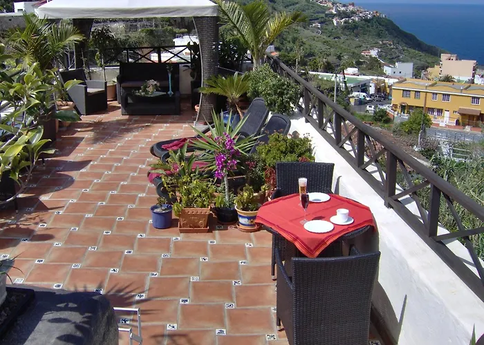 Mit Kleiner Innenhof-terrasse Im Mediterranen Stil * 伊科德·德·洛斯·维诺斯