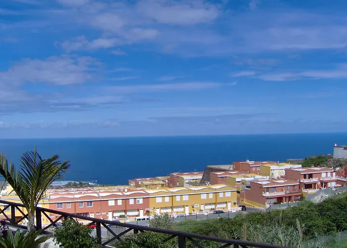 アパート Mit Kleiner Innenhof-terrasse Im Mediterranen Stil イコー・デ・ロス・ビノス