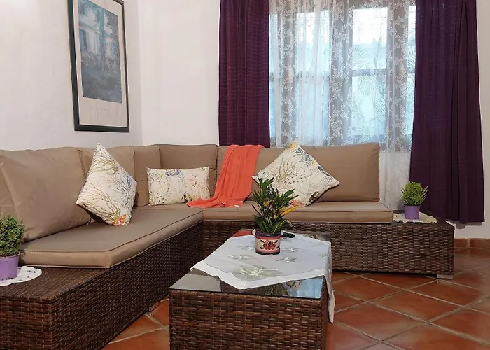 公寓 Mit Kleiner Innenhof-terrasse Im Mediterranen Stil 伊科德·德·洛斯·维诺斯